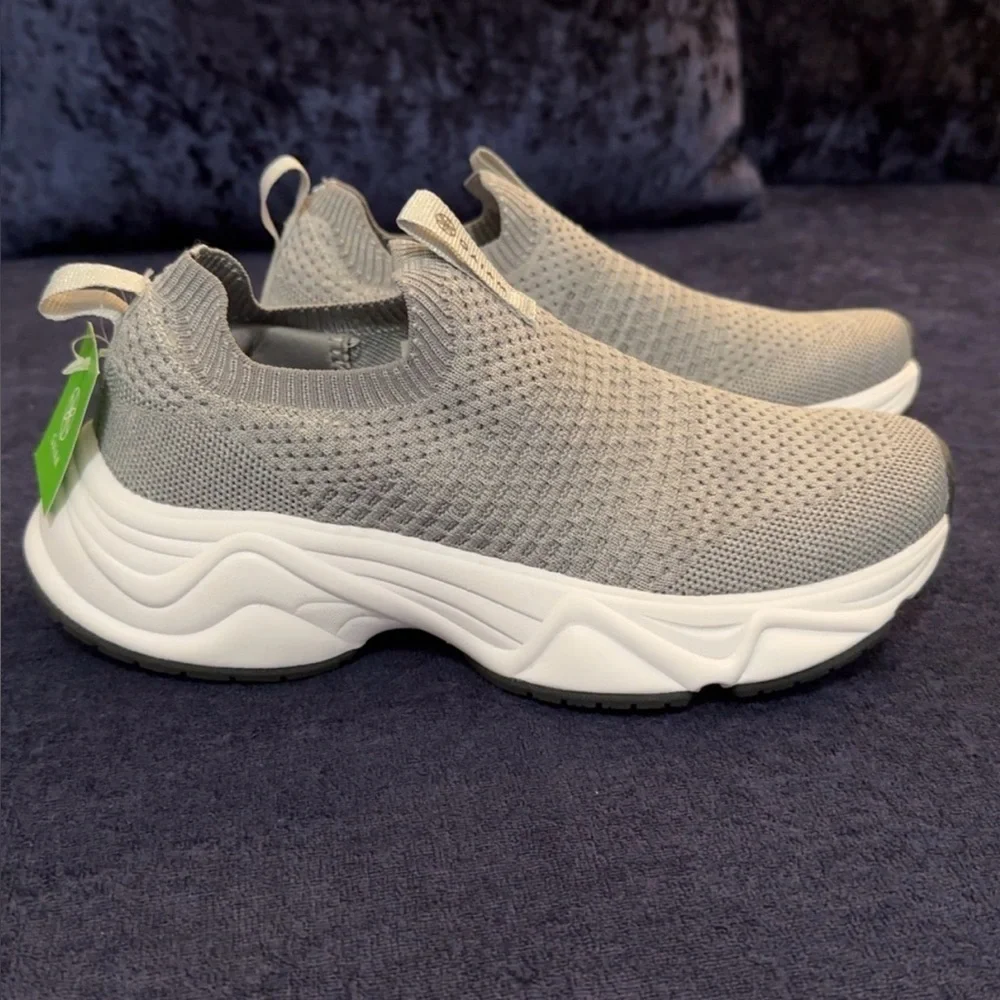GAIAM Light Gray Knit Sneakers